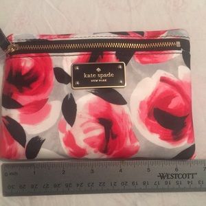 NWT Kate spade small pouch in Rosebud